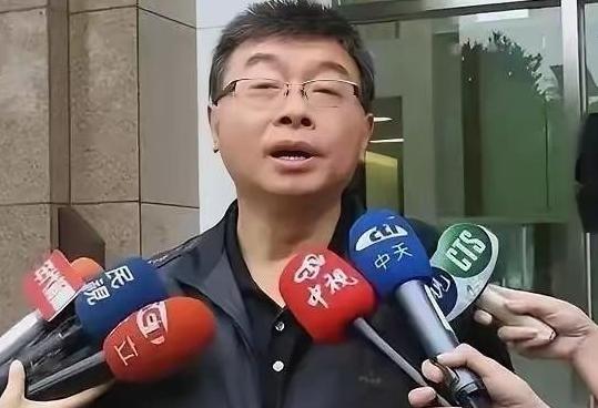 台湾邱毅真敢说：倘若中国人民解放军踏上台湾的土地，台湾军队极有可能会选择避免正面