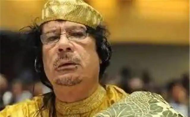 互相怼了几十年的五常，被卡扎菲一个人搞成了统一战线，卡扎菲到底干了多少离谱作死的