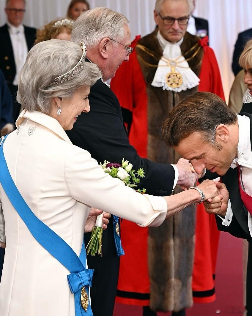 英国王室 🇬🇧🇫🇷7月9日，格洛斯特公爵理查德王子和格洛斯特公爵夫人在伦