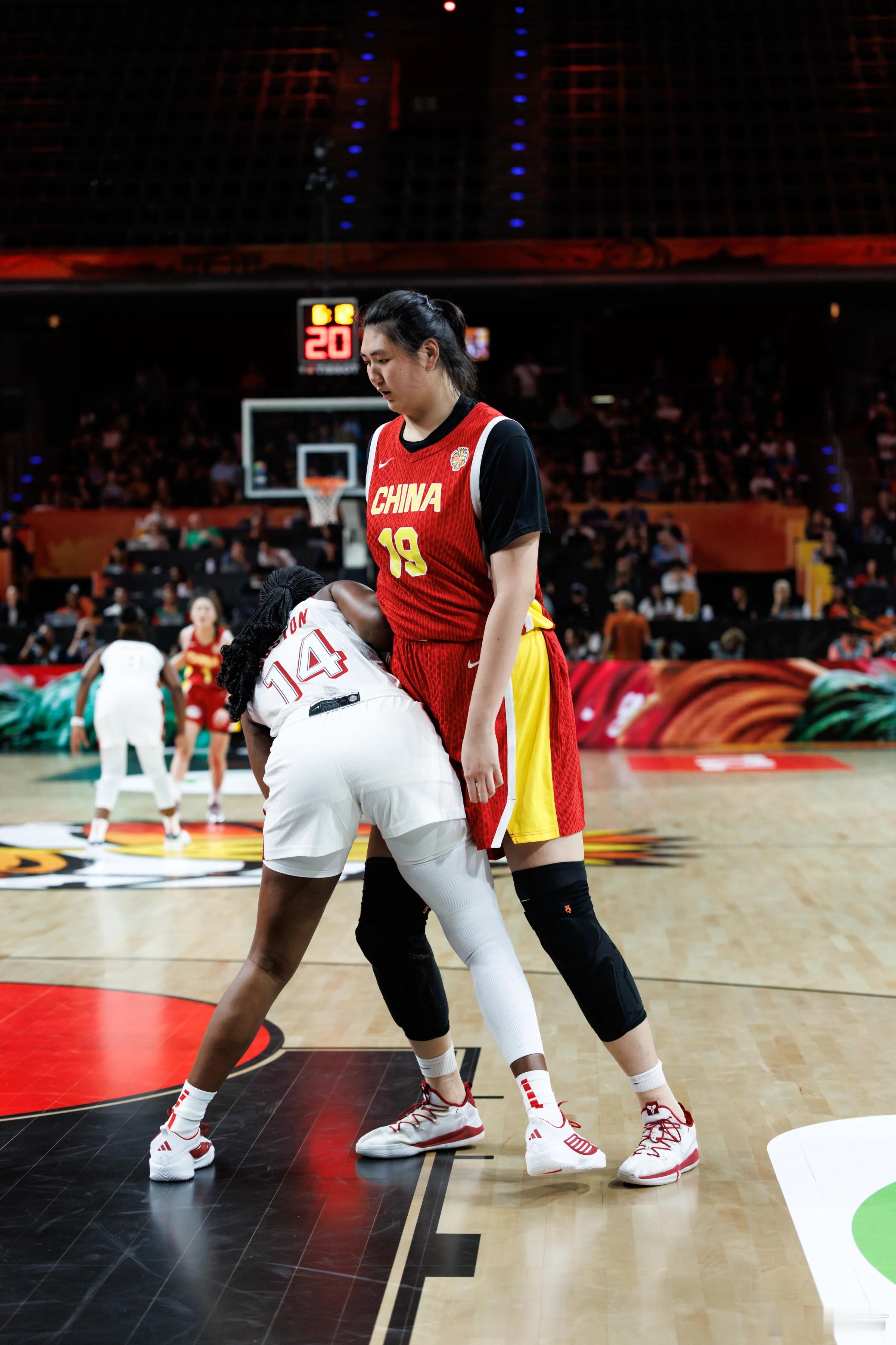 中国女篮vs美国女篮 差距是全方位且巨大的，况且跟上届相比，中国女篮也已经不在巅