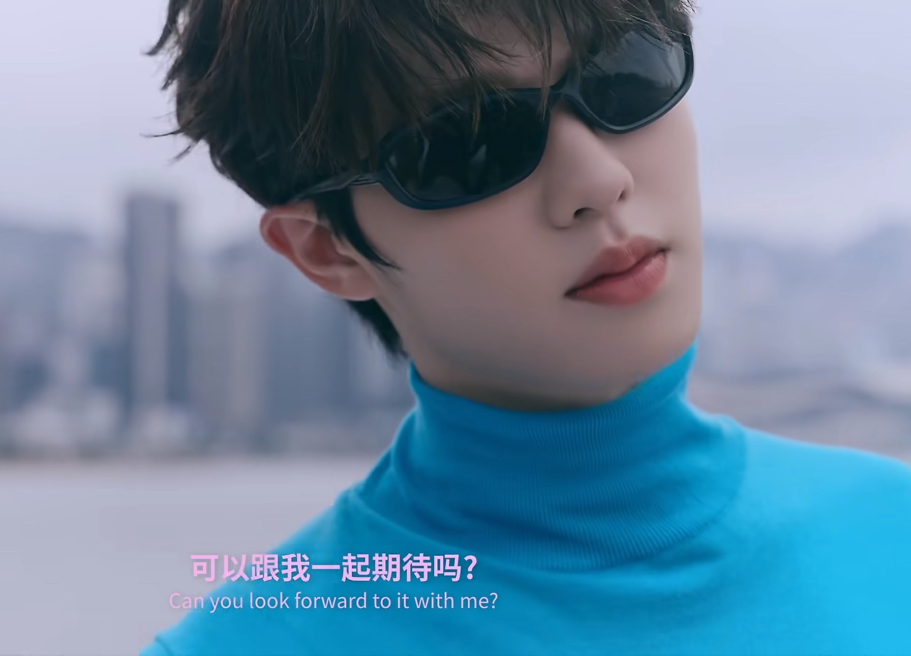 李昊同款  这么难驾驭的颜色，穿在别人身上绝对是灾难，而小昊昊却美得如此轻松