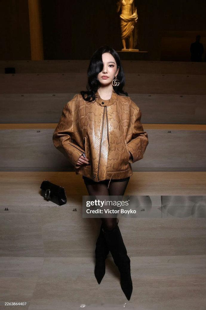 两位绿卡宋雨琦 宁艺卓 米兰看秀G社生图 