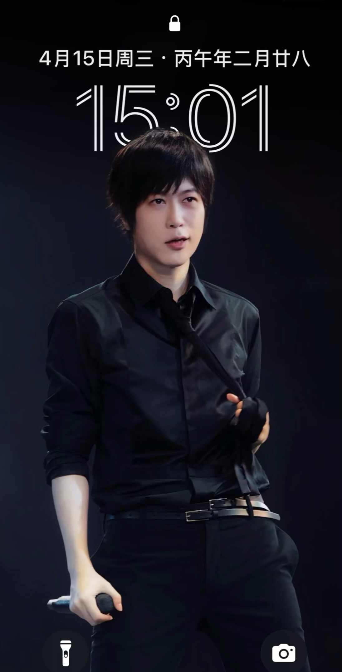 陈信宏，你看看自己
三点零一分，打瞌睡的我一点手机，亮出这，这，这，
更加无心上