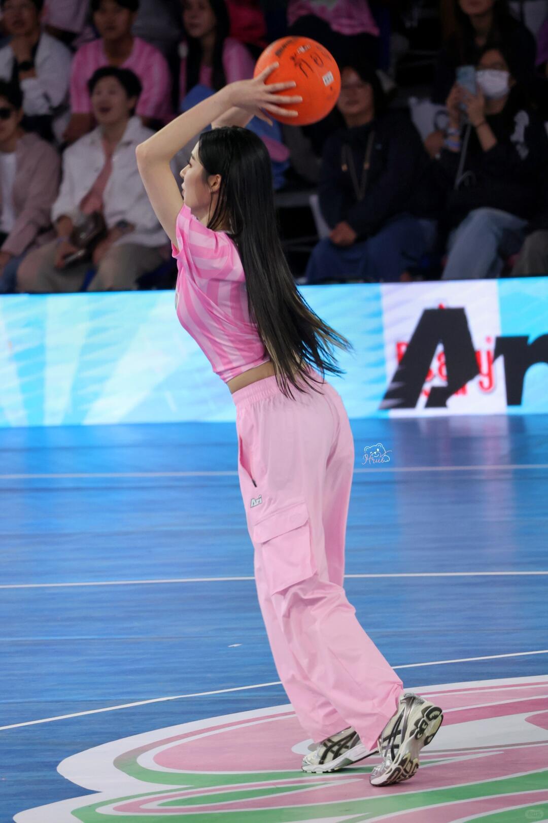 体育生学姐和艺术生学妹是一对 
