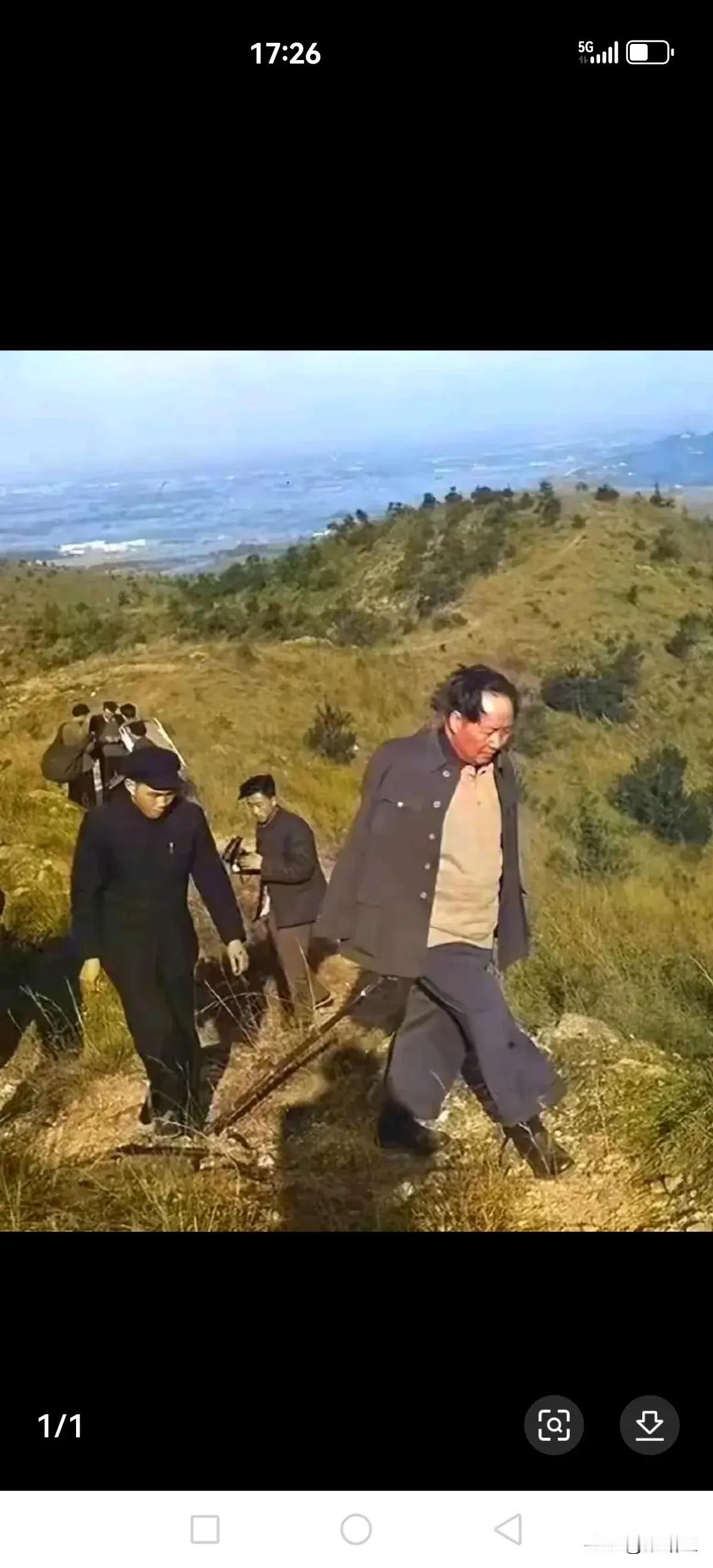 脚踏实地，为民解难，躬身基层，为民排忧。