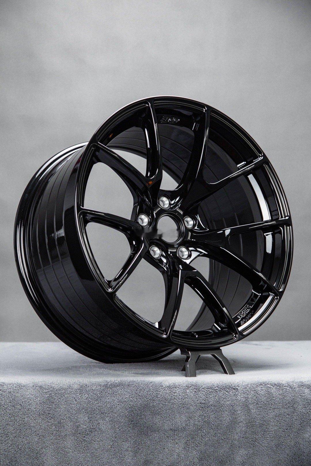 非常有质感的  高亮黑 ➕ 加强筋设计 M power 可以继续跟单了喂 ：M2