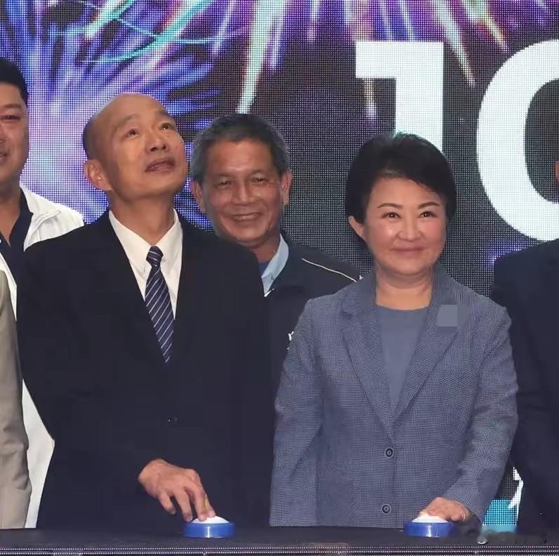 韩国瑜今天动身赴美了！

台立法机构负责人韩国瑜21号正式启程前往美国，针对这个