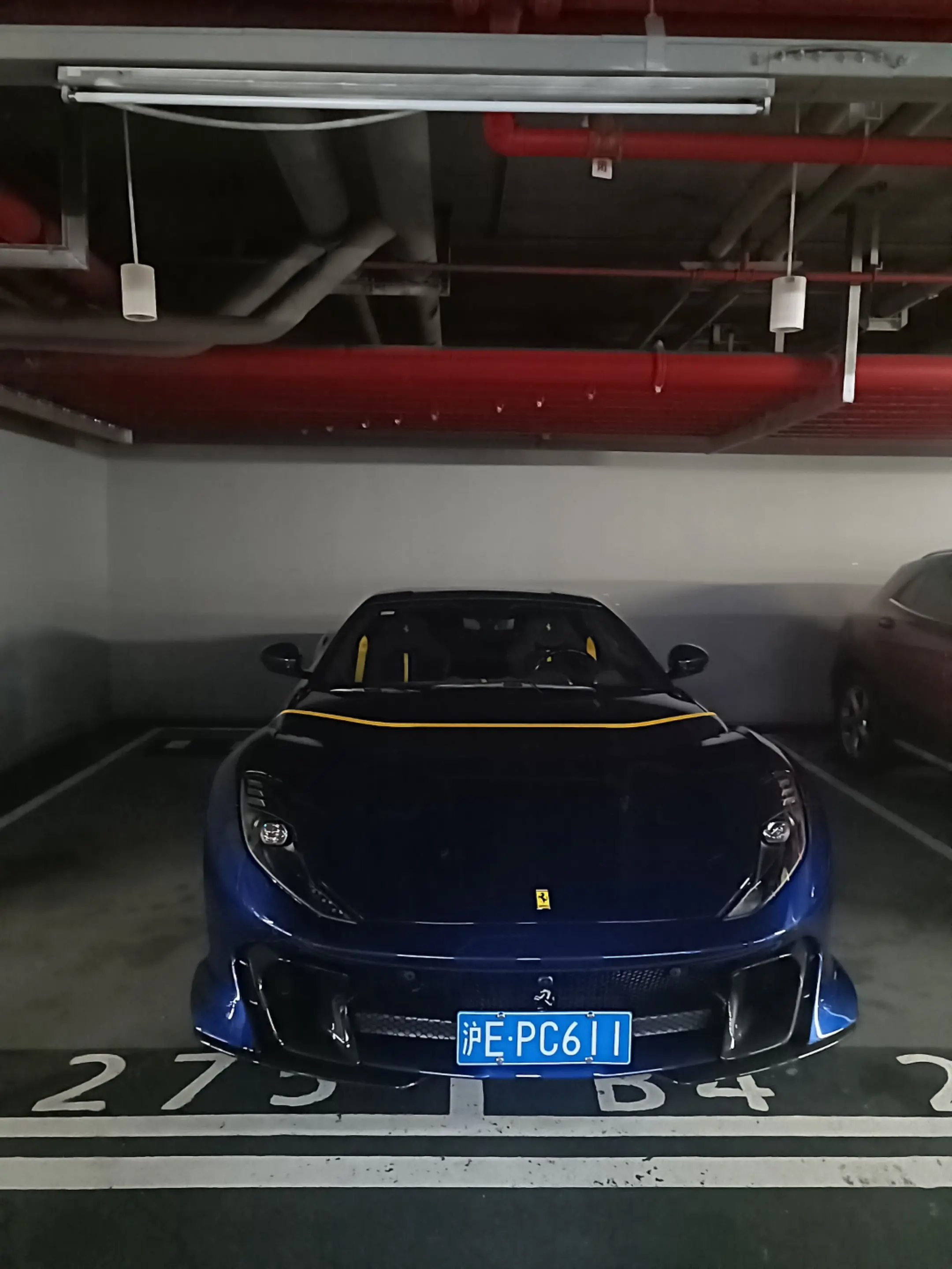 当你开上法拉利812了你还会在乎副驾驶是不是路边这种18岁上海顶级名媛...