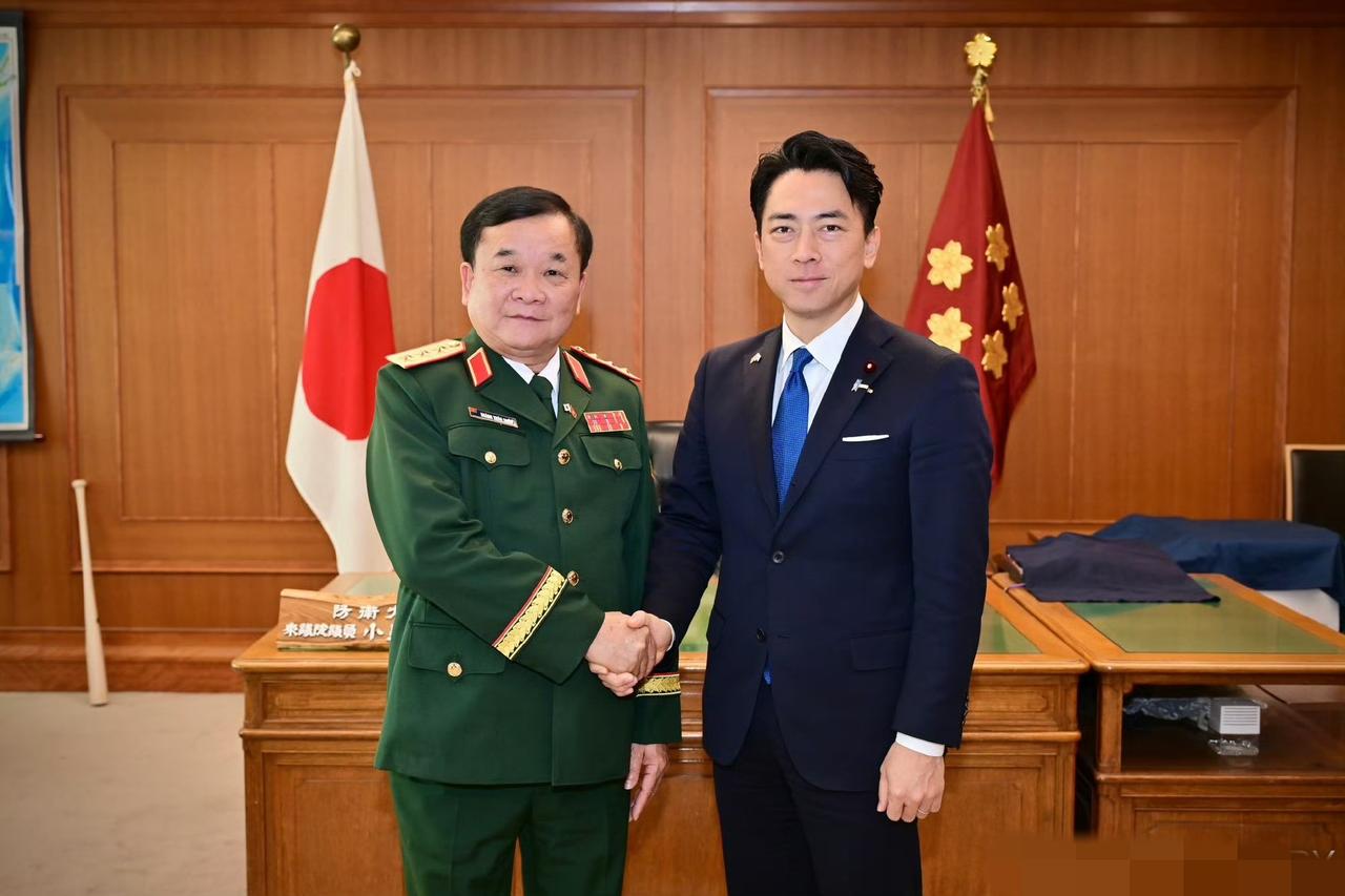 日越搞"2+2"对话！日本这布局够明显……
 
12月4日，日本防卫大臣小泉进次