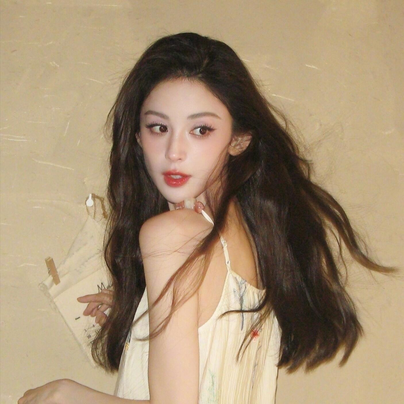 女明星头像丨古力娜扎𝐖𝐞𝐂𝐡𝐚𝐭丨头像背景图搭配 丨 优质头像 丨高