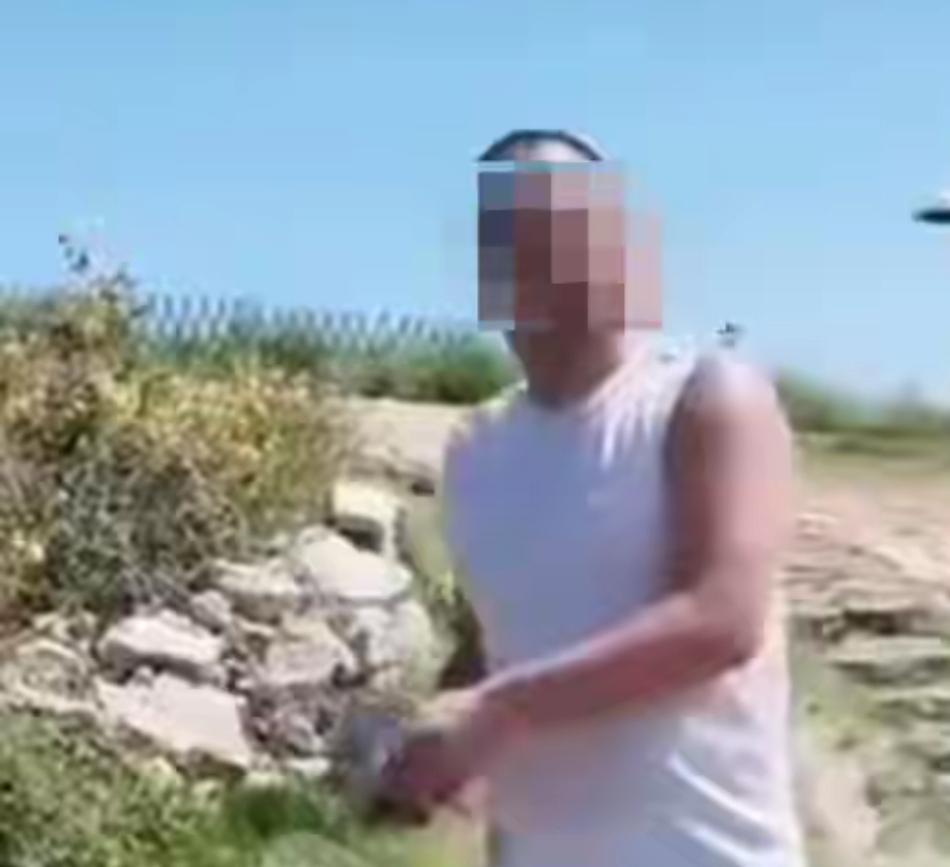 青岛这事最恶心的，不是那chu生当街辱骂逼人下跪，而是事后一句“精神有问题”就想