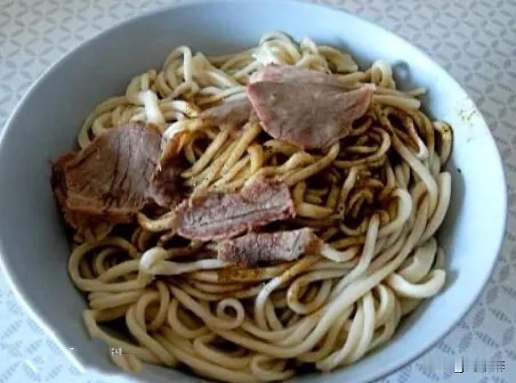 人们常说狗通人性，是人类的朋友，
然而，
有的人喜欢吃狗肉，
特别是“涡阳狗肉干