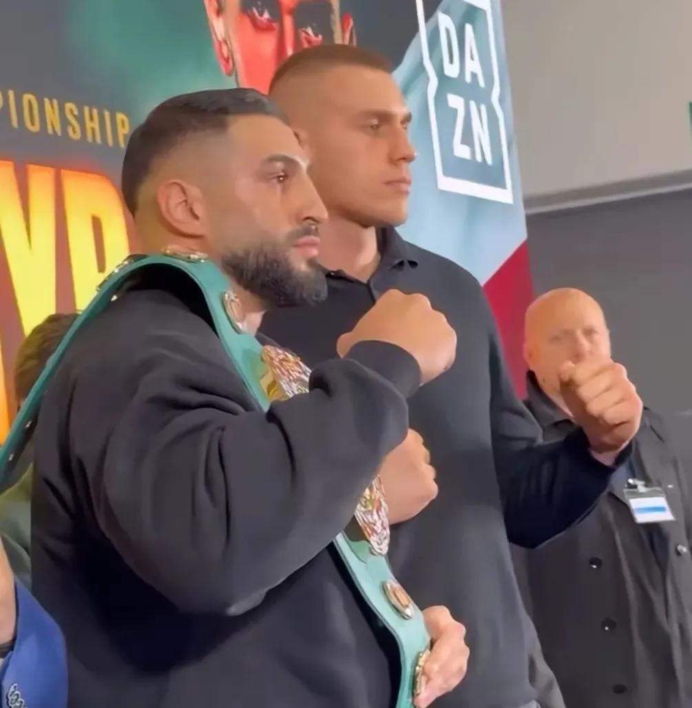 卡巴耶尔VS克尼巴：WBC重量级过渡拳王赛，这周日开打，值得期待！

本周日，有