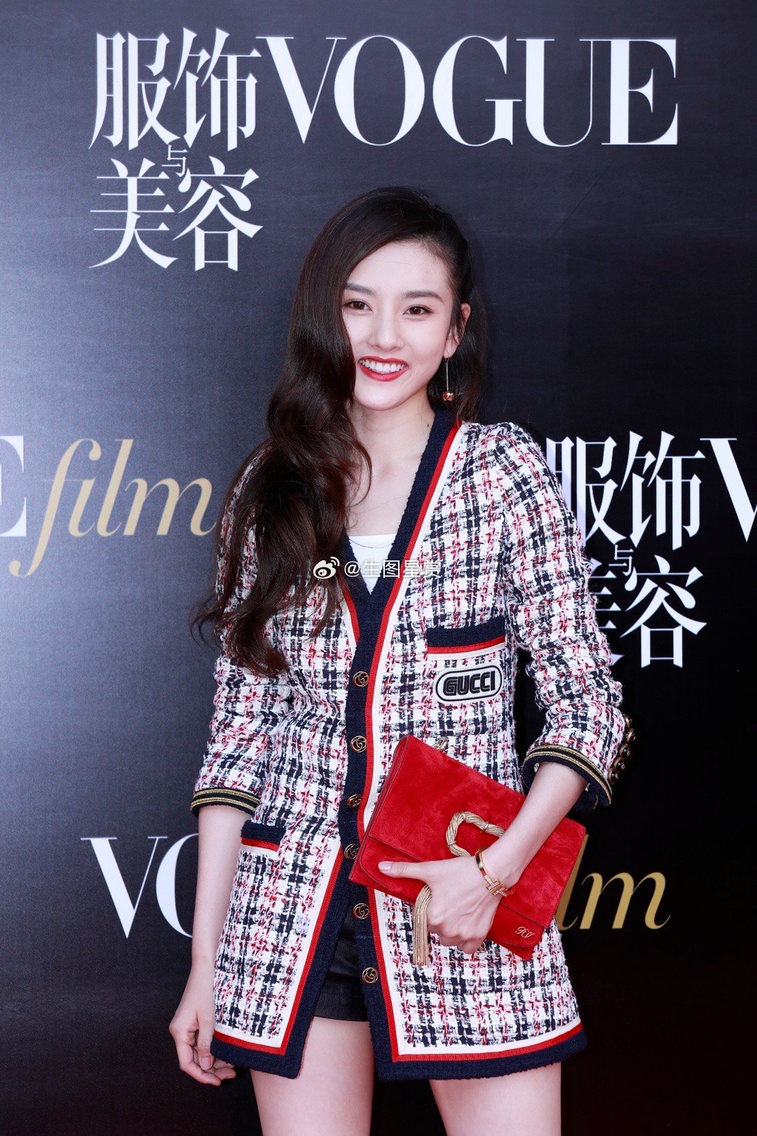 宋祖儿2018年vogue红毯，皮肤真白到发光🌟 | 724 ​​​
