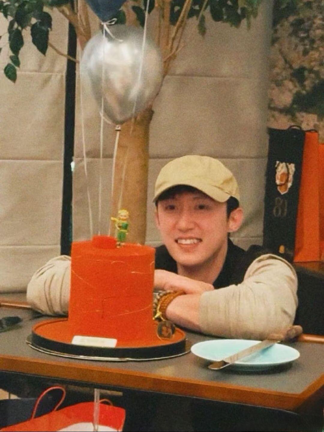 黄景瑜︱33周岁生日派对︱现场返图20251130马不停蹄的寿星，录制《现在就出