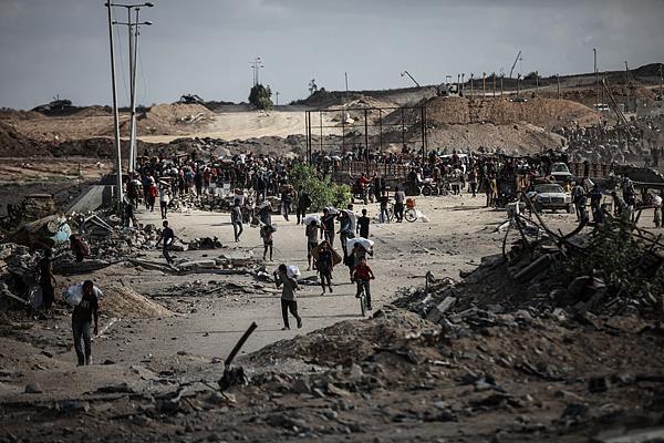 谁来管加沙
央视记者当地时间24日获悉，由美以支持的民间机构“加沙人道主义基金会