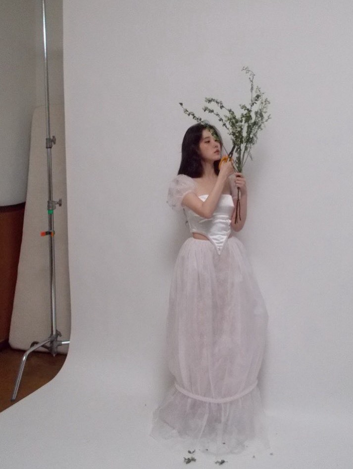 260405 IU INS更新💐21세기 대군부인 