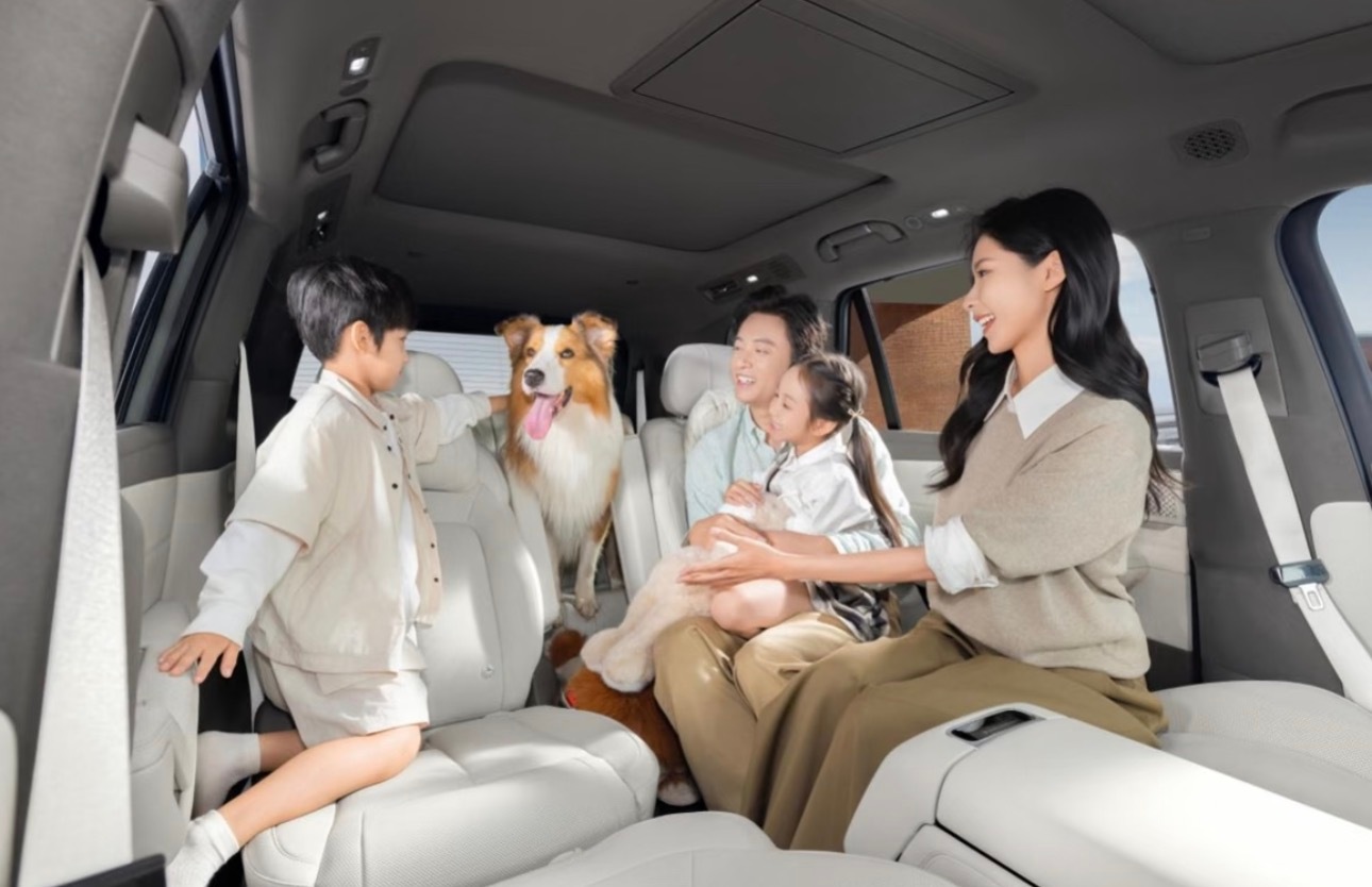 豪华大六座腾势N8L今晚上市腾势N8L﻿ ﻿ 内部空间丝毫不输一帮“9”系SUV