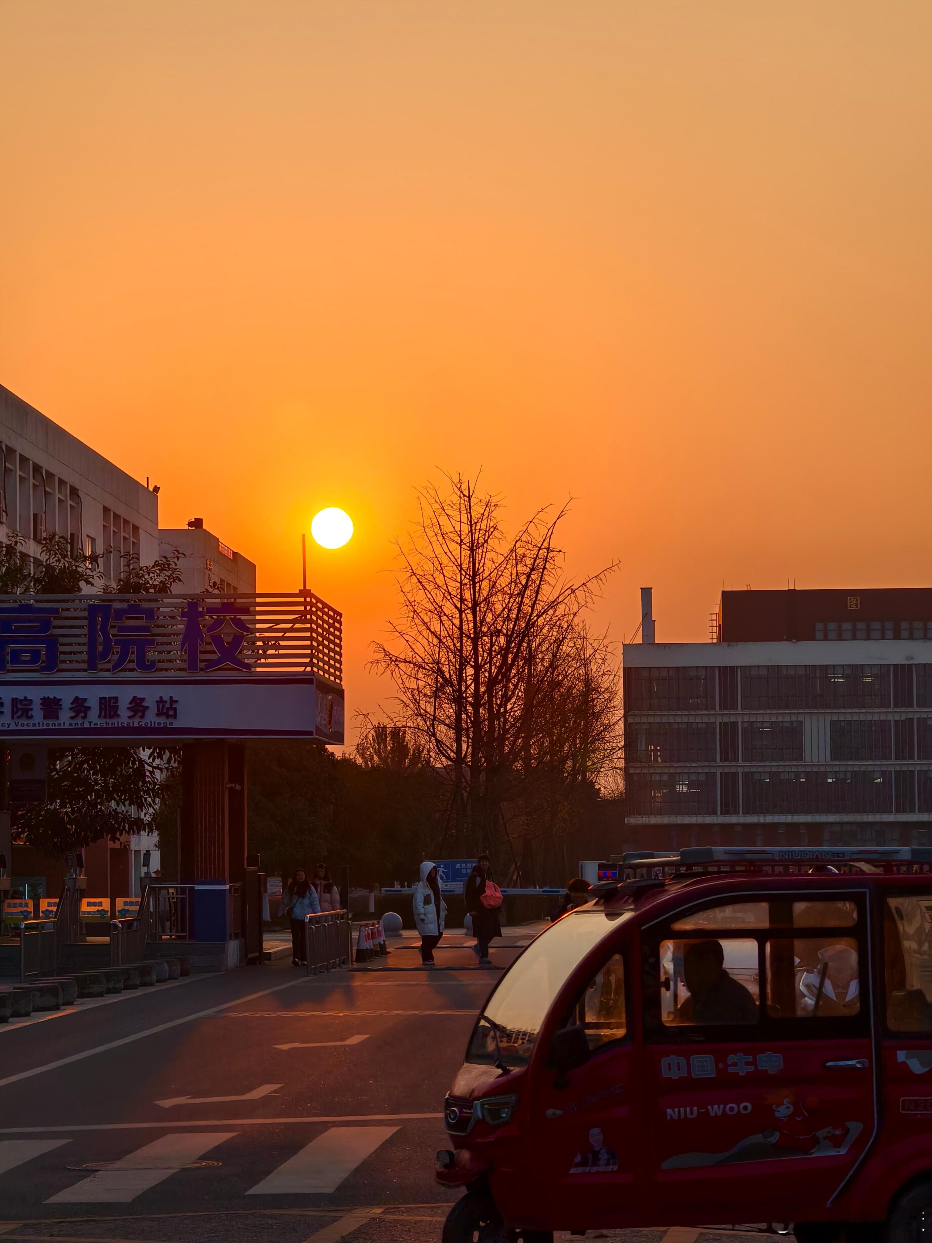 大过年的，来都来了，那就喝点吧…[老师好] 