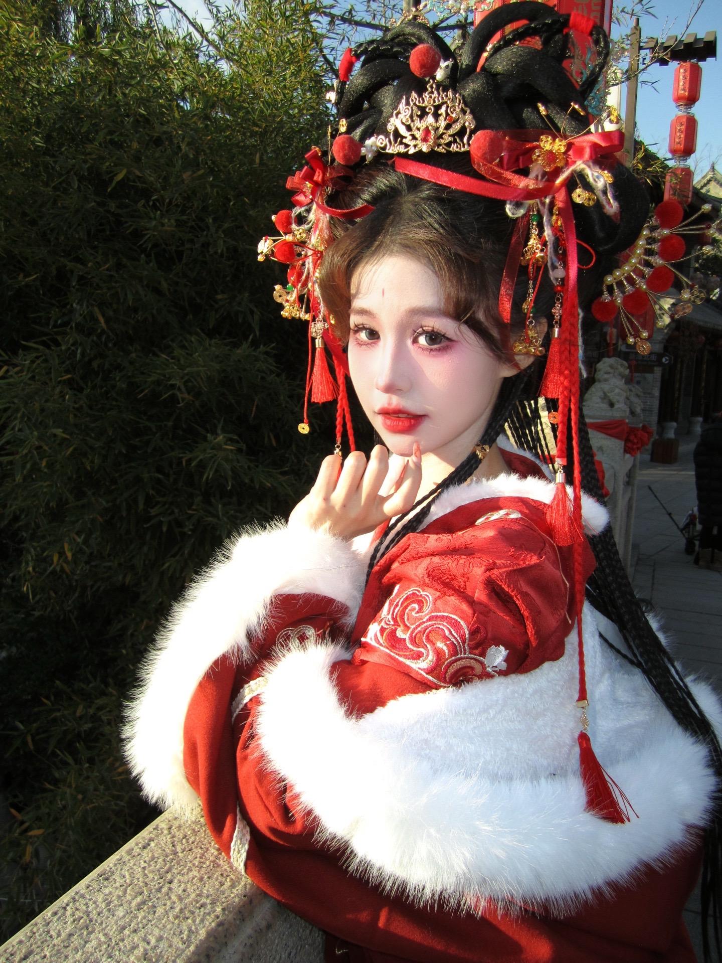 小财神和洛邑古城也太配了吧！