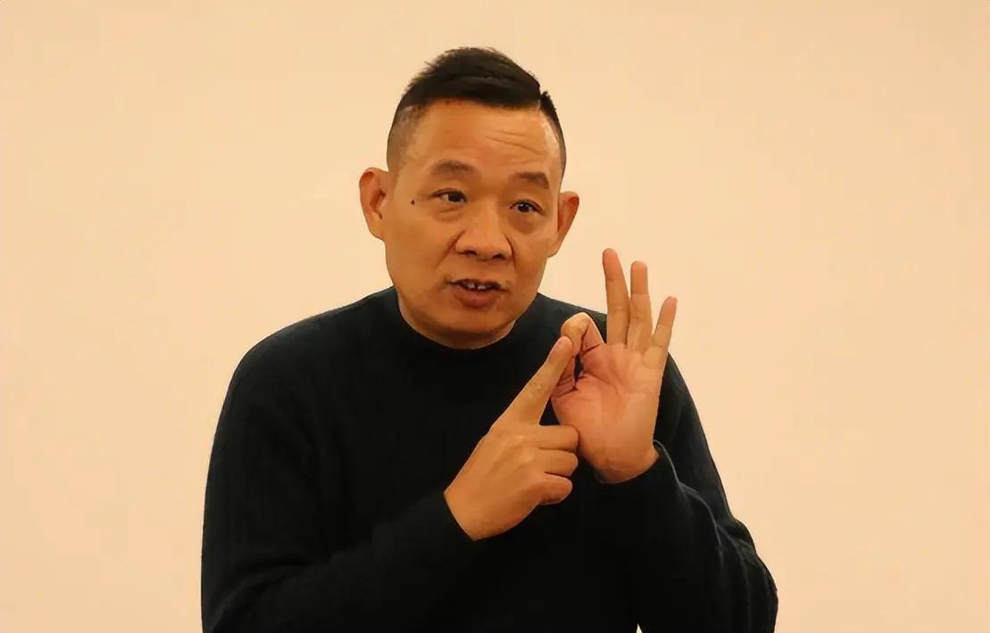 于东来到底是“艺高人胆大”
前有王健林卖房还债
现在的他竟然拿出了65亿，用来建