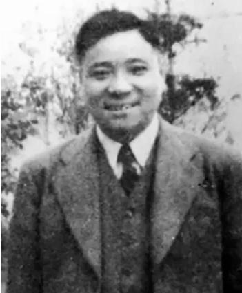 1937年，戴笠亲自找到袁殊，劈头就问：“你现在靠什么生活？”袁说：“靠老婆生活
