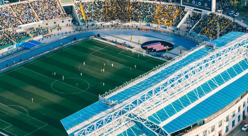 “还钱！”这俩字评价中国足球，简直太妙了，一下就道出了球迷们的心声。中国足球这些