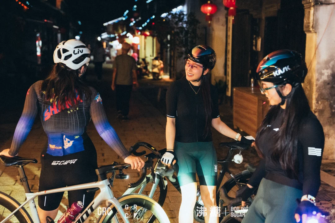今晚是夜骑的狂欢夜🚴🏻‍♀️
