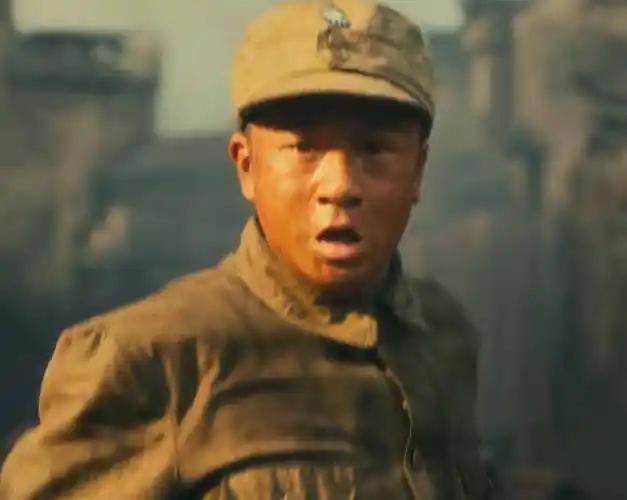 他太让人失望了，不放他走就对了。

《八千里路云和月》里，孟万福虽然被抓壮丁，但