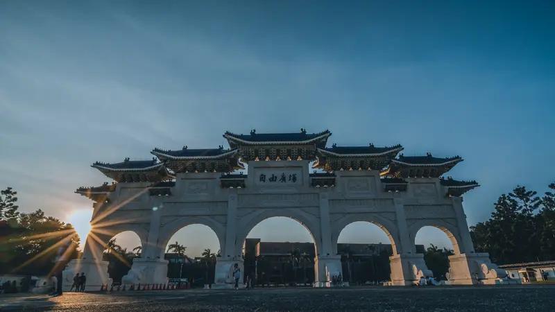 在这个特殊年份，两岸都在频频唱响《台湾光复纪念歌》，这是对共同荣光的怀念。189