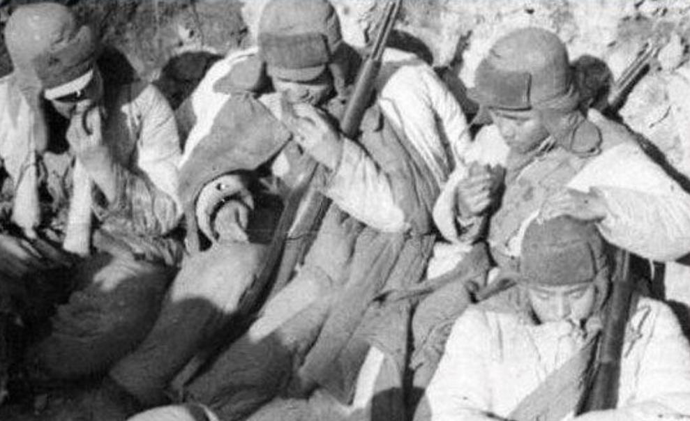 1952年，美军在深山抓到一个衣不蔽体的野人，审讯后大惊：他是志愿军一个师的政委