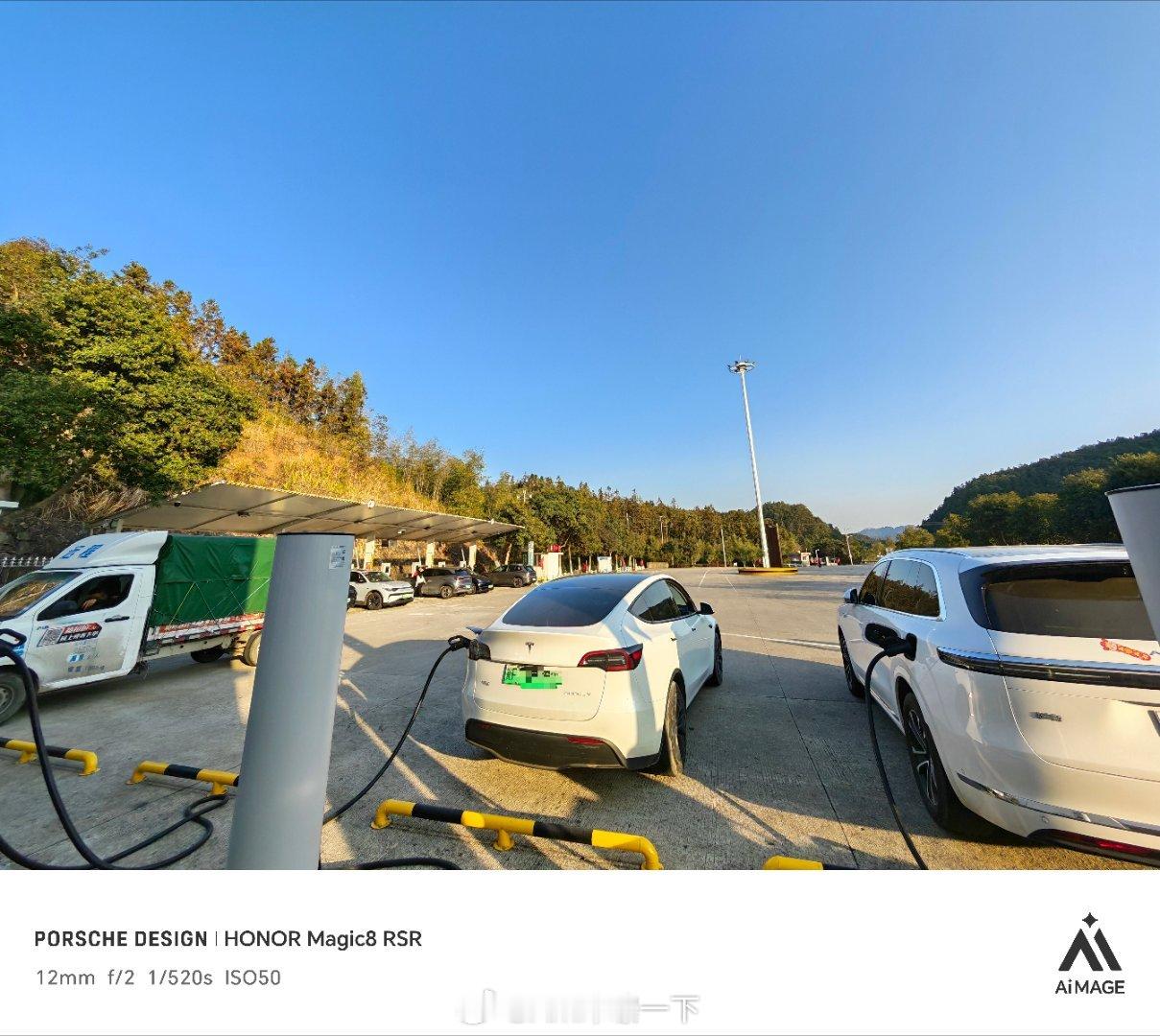 今年福建这边高速比去年要好些，高速充电高峰期还有余位，准备继续干完600公里直接