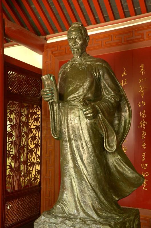 苏轼「乌台诗案」后的豁达：祸福相倚的宇宙观
苏轼贬谪黄州时作《定风波》“一蓑烟雨