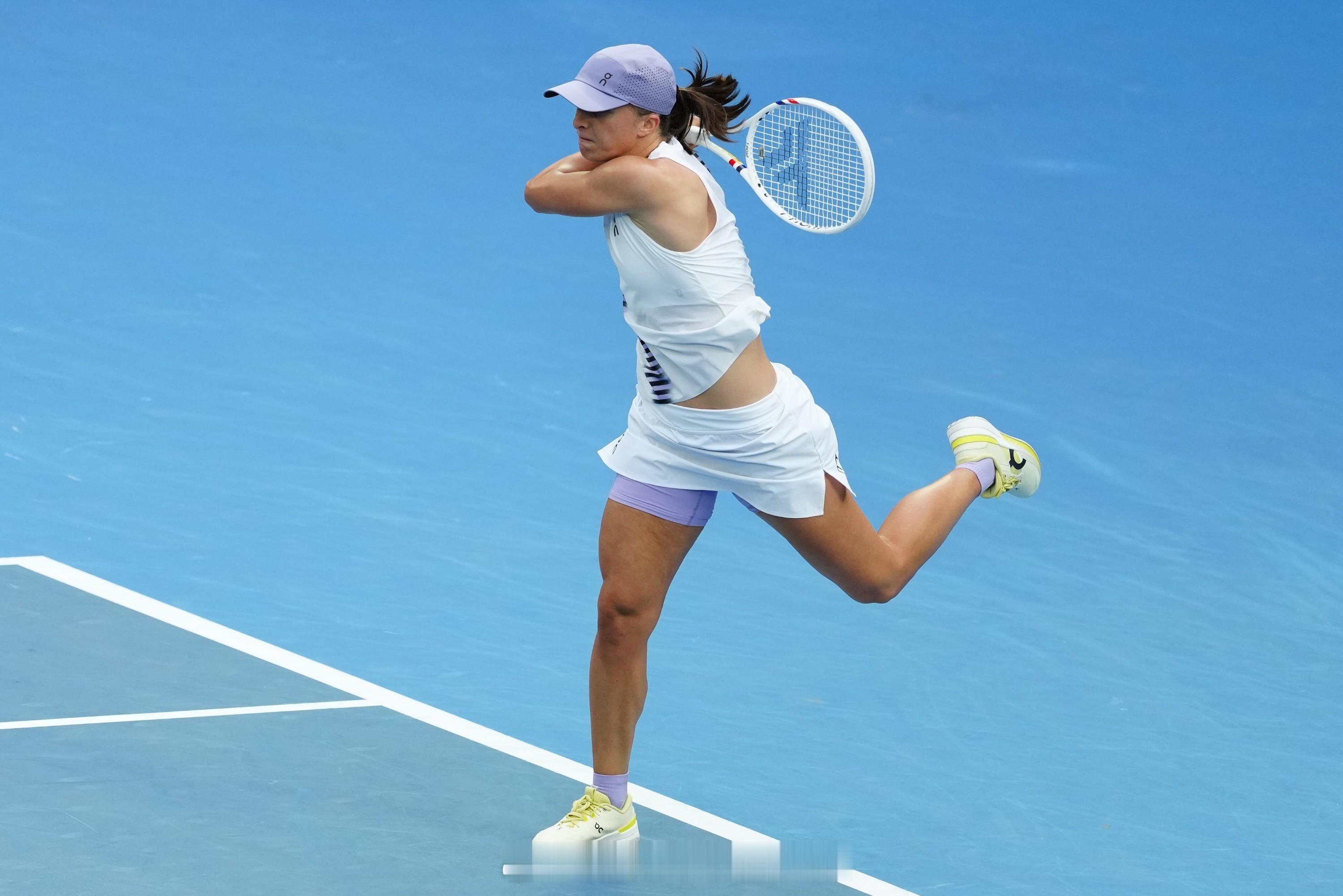 劳力士与网球澳网2026 女单首轮，劳力士代言人斯瓦泰克7-6(5)/6-3战胜