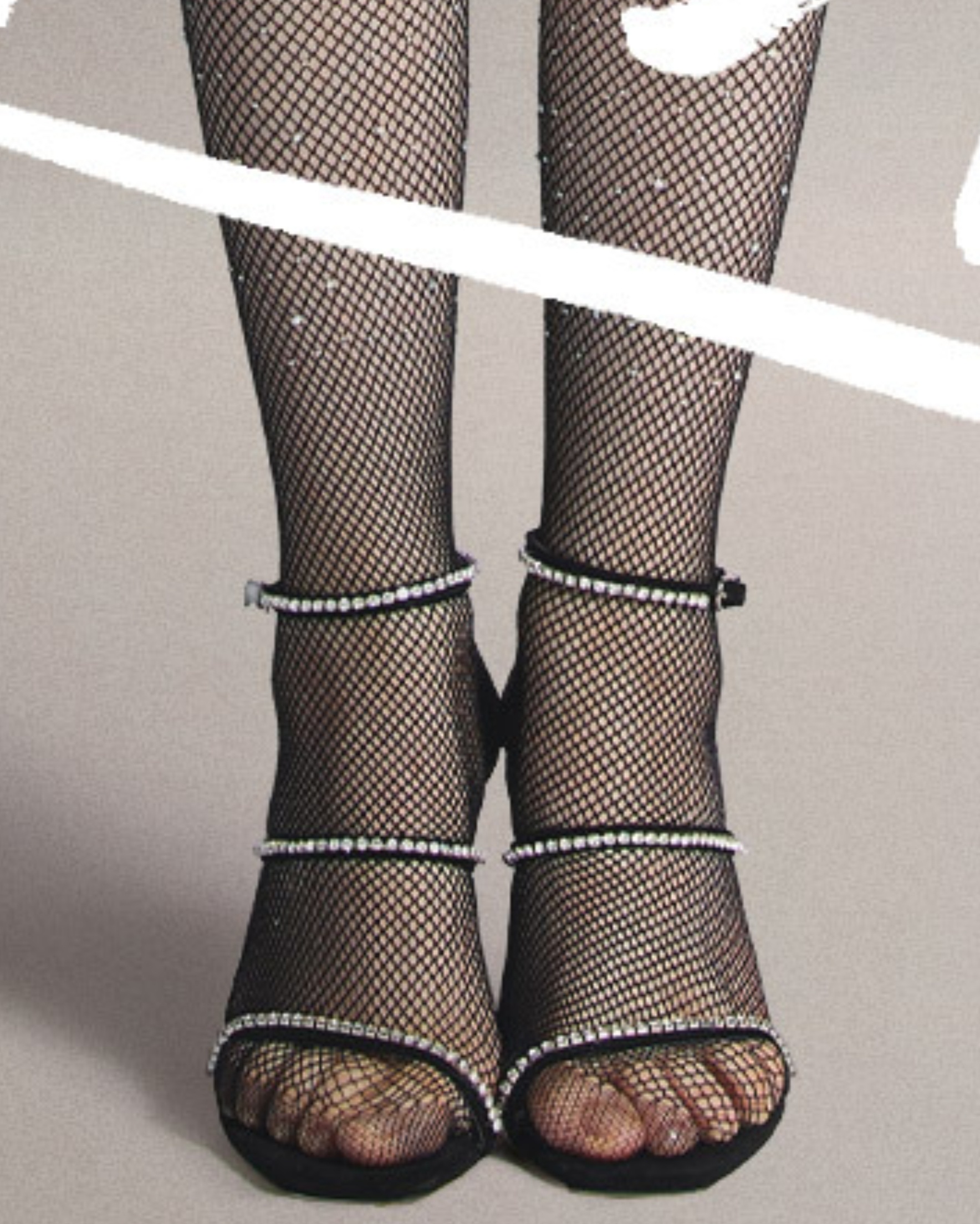 【张含韵】👠：黑色水钻三绑带高跟凉鞋 ​​​