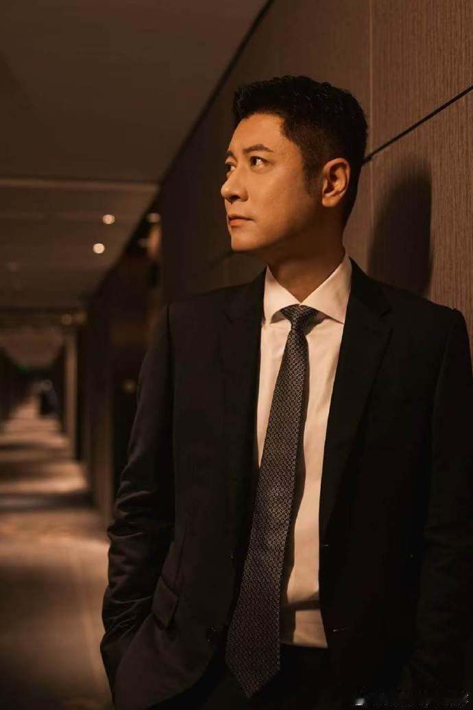 任重演京圈太子爷了任重这京圈太子爷演绝了，西装革履送奶茶以为温柔霸总，转头就下药