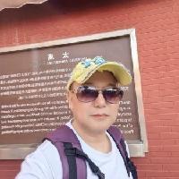 我的今日状态：🏝️旅行度假
我这里的天气：☀️晴天国泰民安！五一假期北京一游！