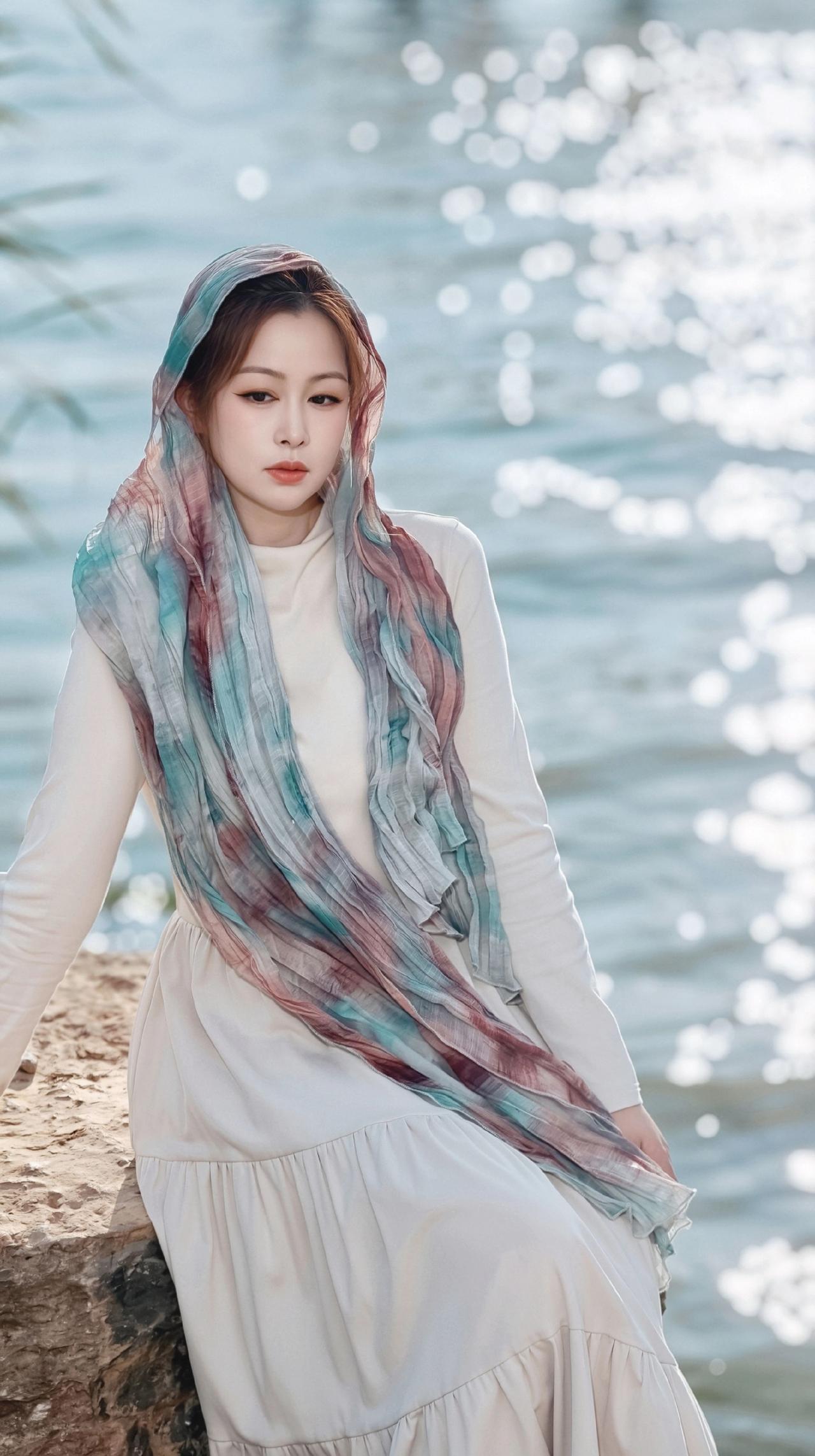 怎么能有这么神奇的艺术形式呢？为您定制了水墨淡彩晕染围巾，像一场梦，像一场烟花的