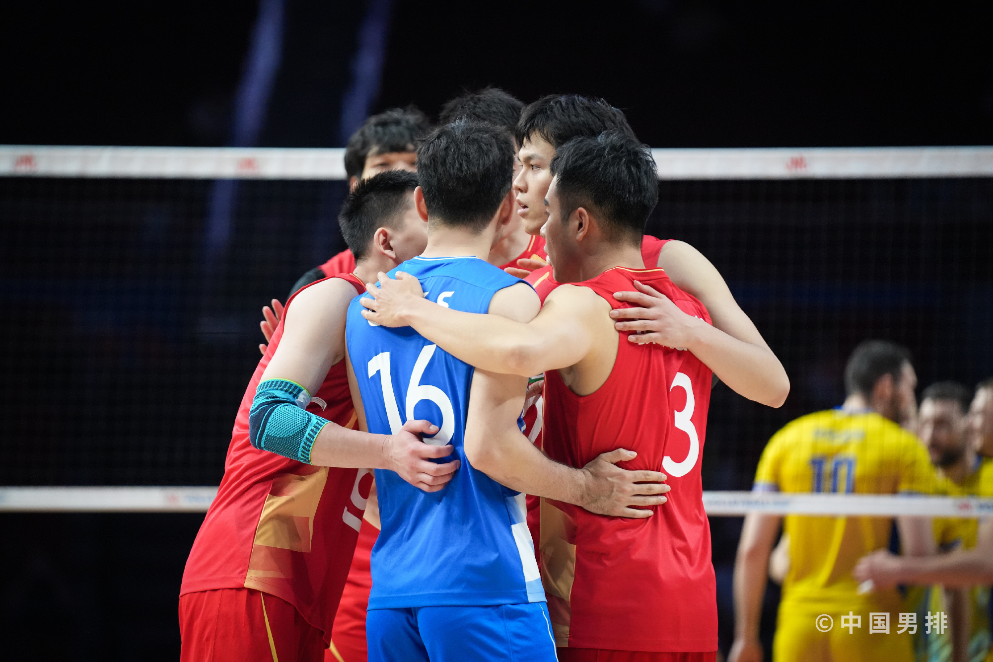 【闯进四强！中国3-0泰国晋级亚运男排半决赛 将战日本vs卡塔尔胜者】中国队亚运