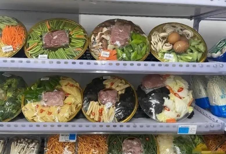 一朝被蛇咬，十年怕井绳[震惊]
大家觉得超市卖的这种菜能买来吃吗？
.