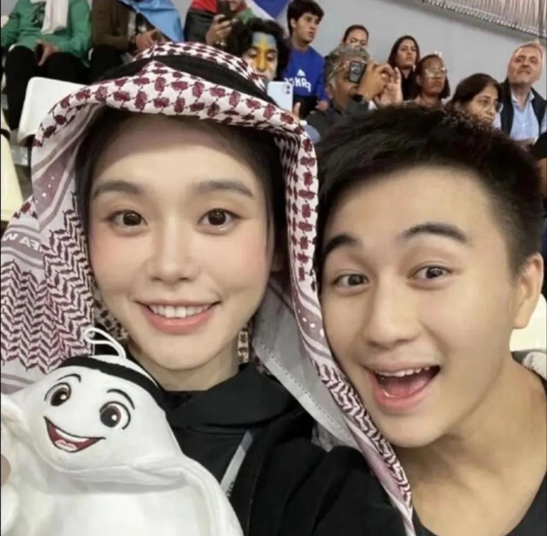 何猷君估计永远都不会离婚了。原因很简单，不是奚梦瑶有多漂亮，而是因为在他何猷君身