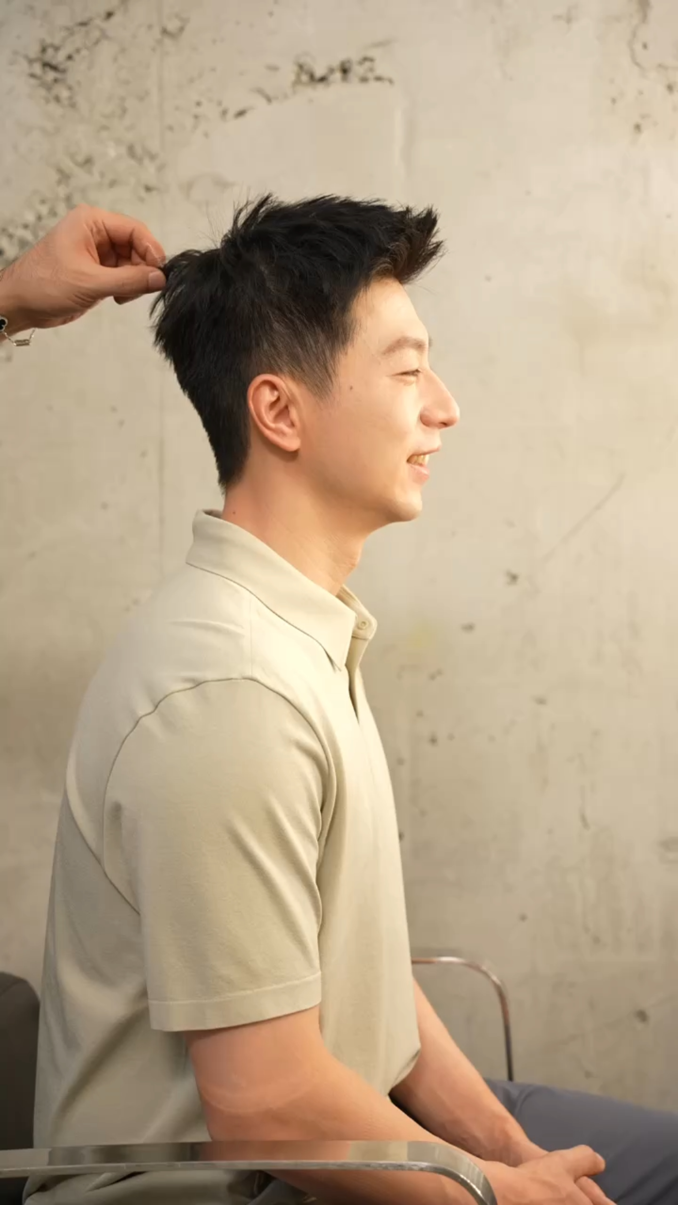 是谁的DNA动了！国乒两代名将三里屯偶遇同框，这波爷青回直接戳中体育迷的心巴！