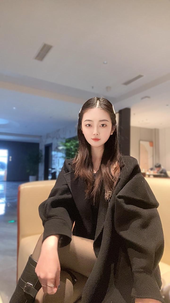 稍微打扮下还能看