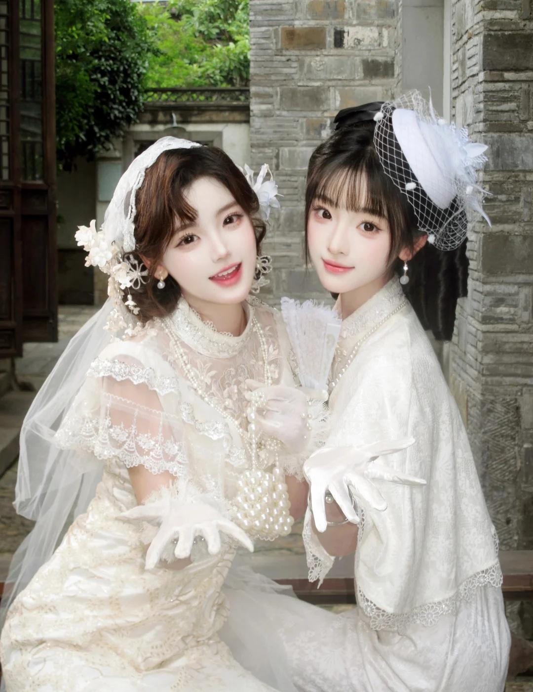 姐妹们！来南京一定要拍留洋千金写真！超美！
旗袍 留洋千金 南京美人玉旗袍 闺蜜