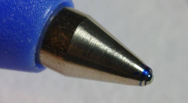 “整天吹吹吹，结果连个圆珠笔头都造不出来！”2014年前后，中国不断在高科技领域