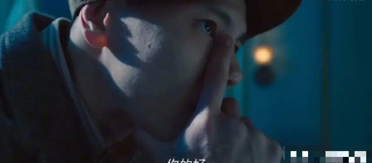 向佐的鼻梁骨到底有谁在啊今日份快乐有向佐给的一份，看向佐的新电影，向佐一直把手放