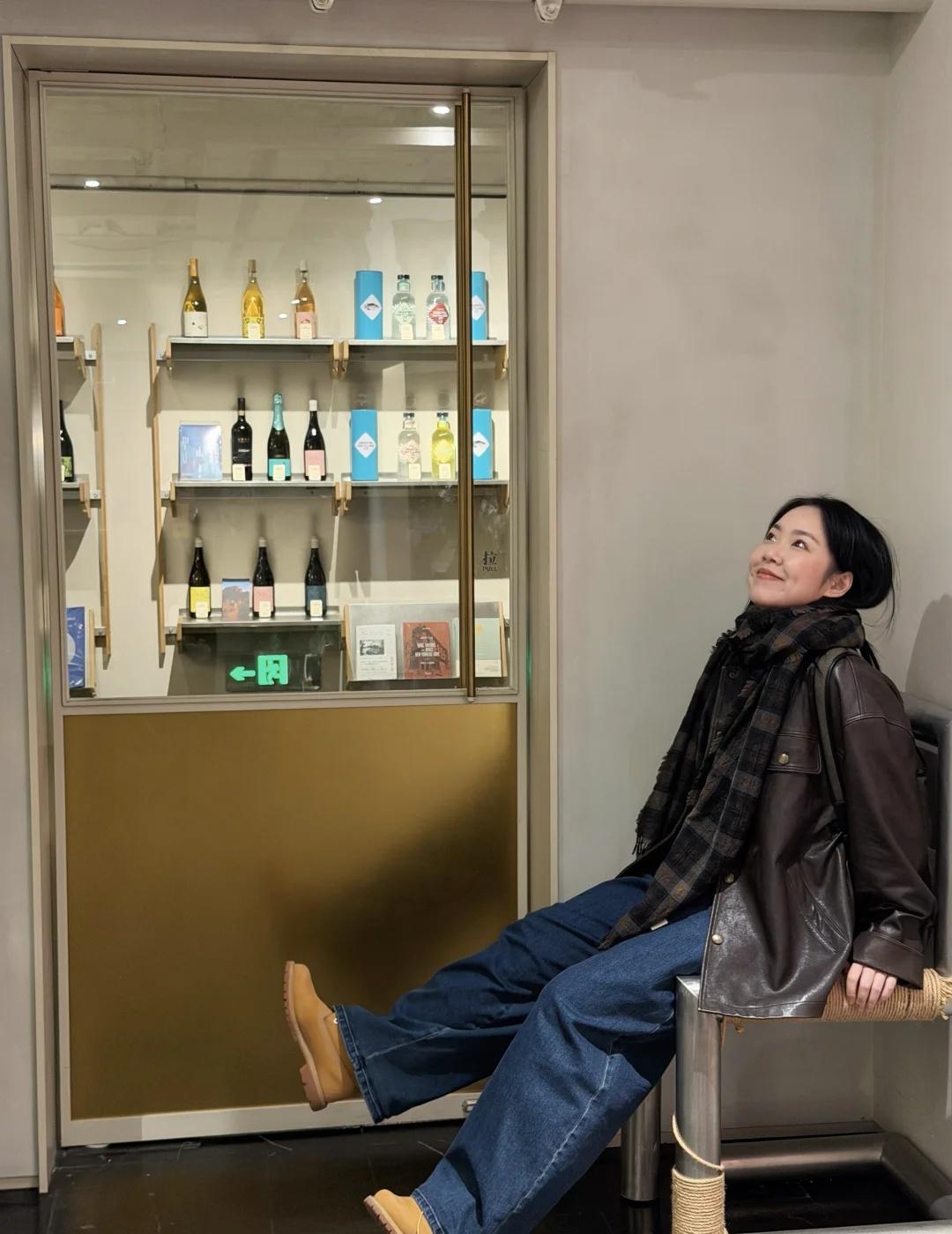 上海今天16度
终于可以把羽绒服脱了，出门丰容！
	
汇丰纸行 早春穿搭 上海c