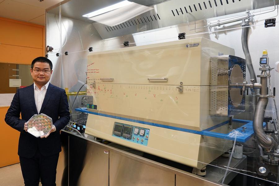 【美国华人突破半导体规模化制备工艺限制】麻省理工的华裔研究人员朱佳迪，使用低温化