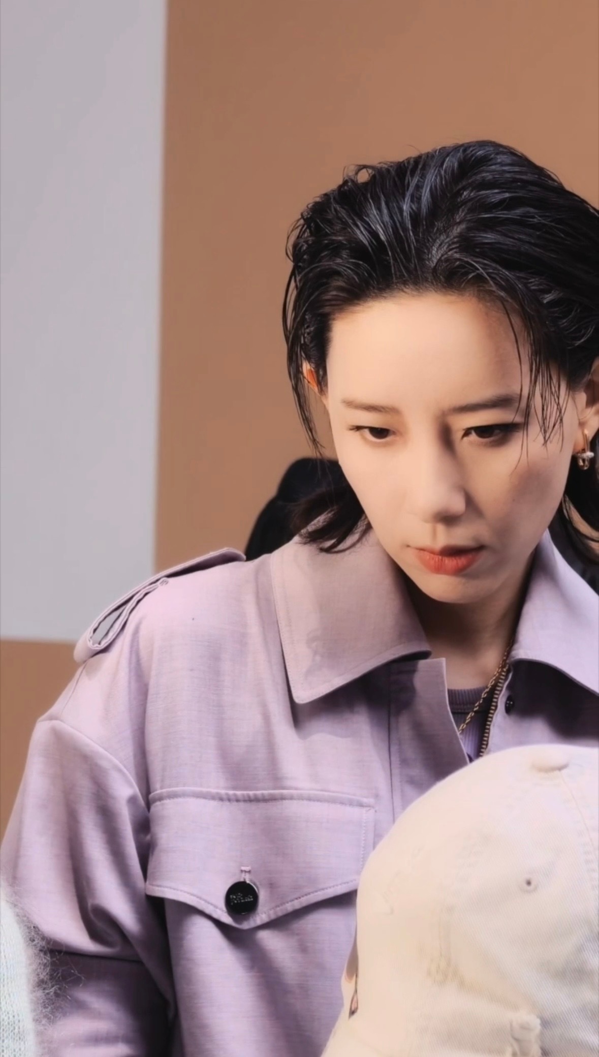 内娱自带老公感的女明星 终于找到一个能完美诠释“老公感”的女明星——李斯丹妮。她