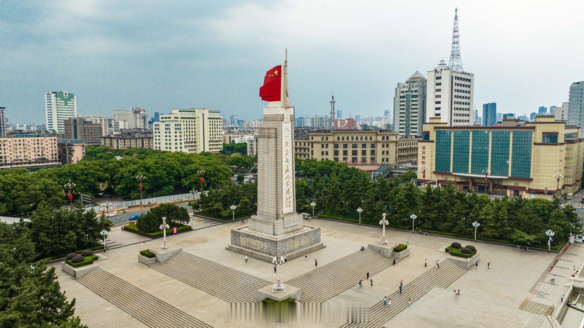 南昌之行，邂逅难忘国庆佳节！#国庆节快乐# 国庆佳节，与南昌共舞，畅享非凡体验！